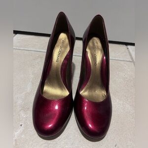 Arturo Chiang Women's Shiny Burgundy Heels